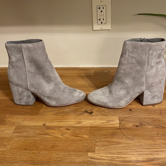 Sam Edelman Grey “Taye” Block Heeled Ankle Bootie. - Picture 2 of 7